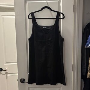 Black Sleeveless Dress